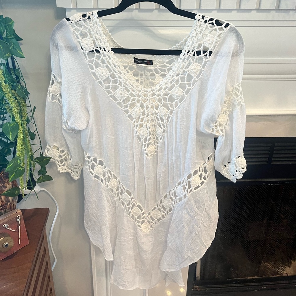 Vivid Importers of NY White Eyelet Blouse-Medium